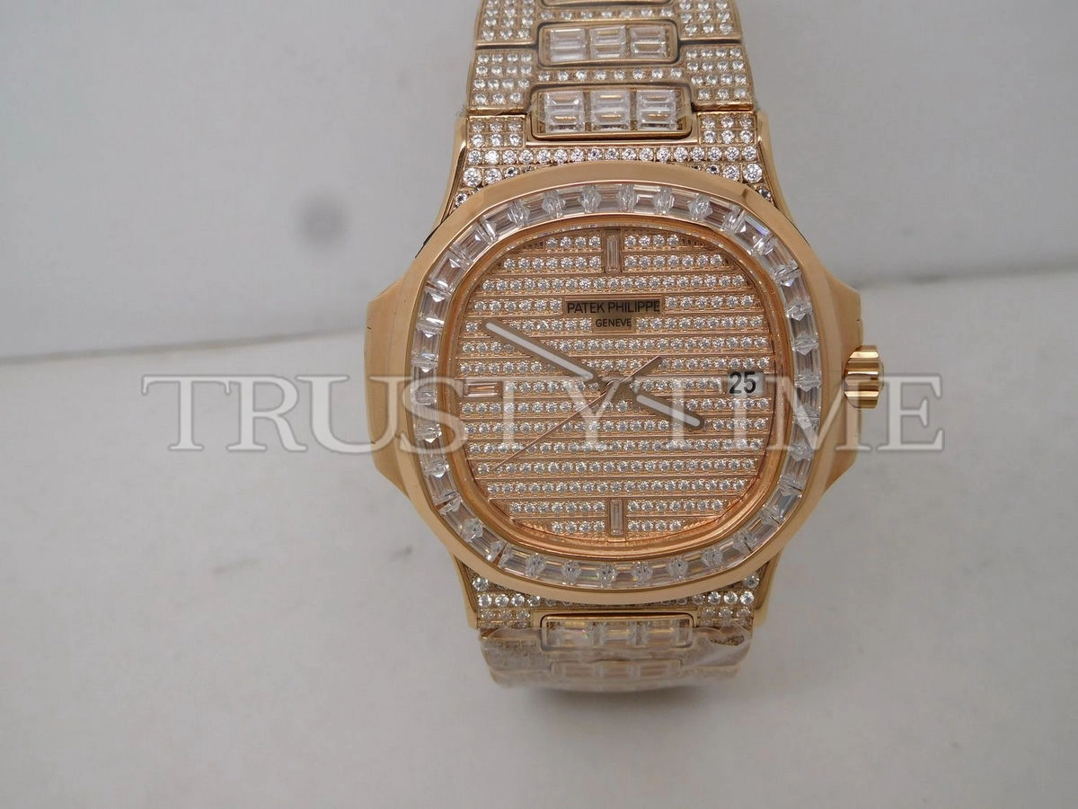 Копия часов Patek Philippe Nautilus 40mm 5719/10R-010