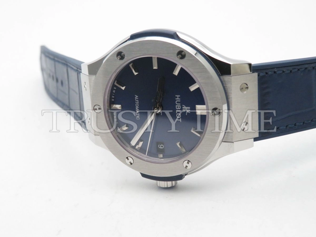 Копия часов Hublot Classic Fusion 38mm 565.NX.7170.LR