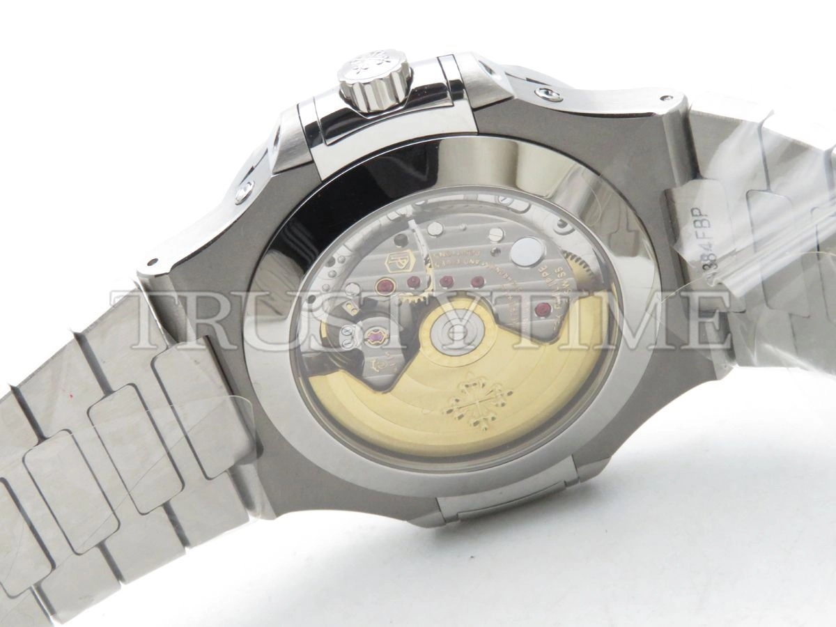 Копия часов Patek Philippe Nautilus Annual Calendar 40,5mm 5726/1A-010