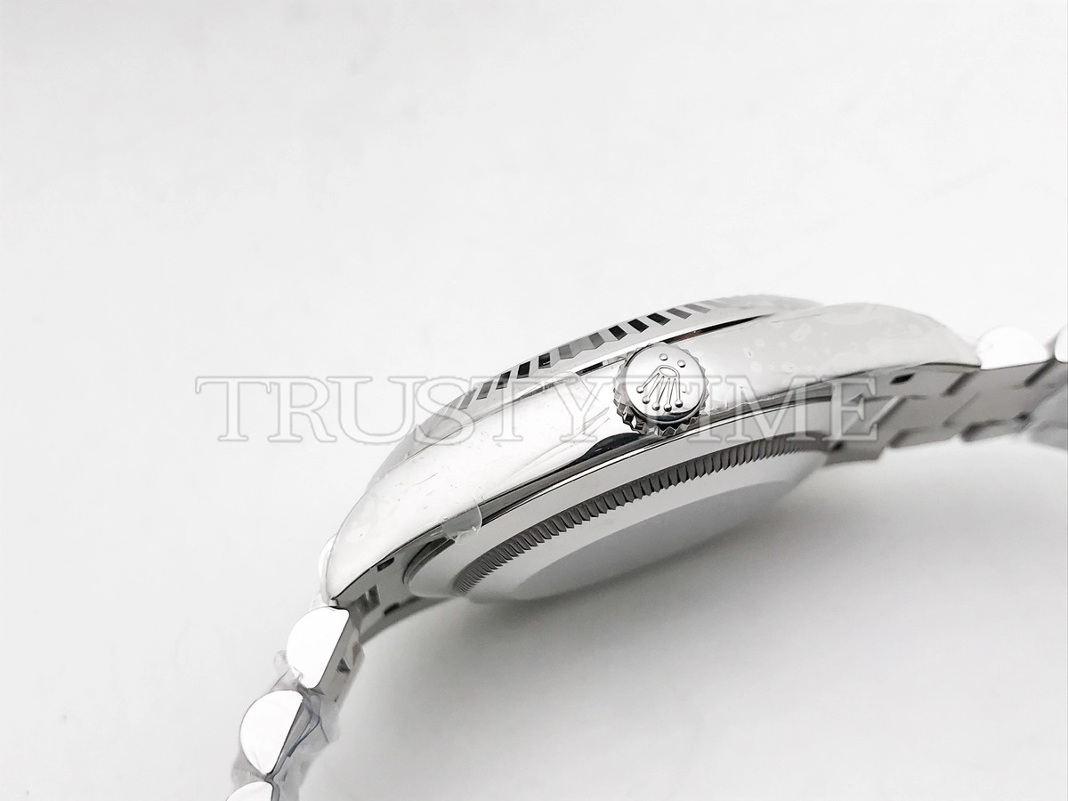 Копия часов Rolex Day-Date 40mm 228239-0003