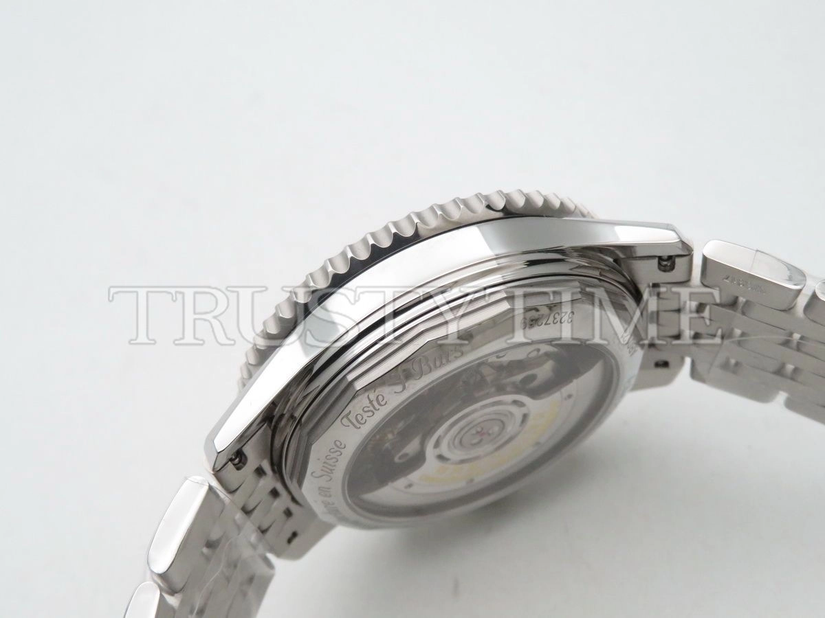 Копия часов Breitling Navitimer B01 Chronograph 43 AB0121211G1A1