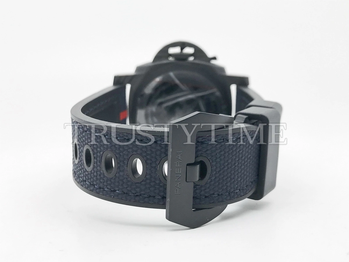Копия часов Panerai Submersible Luna Rossa Carbotech™ 42mm  PAM01563
