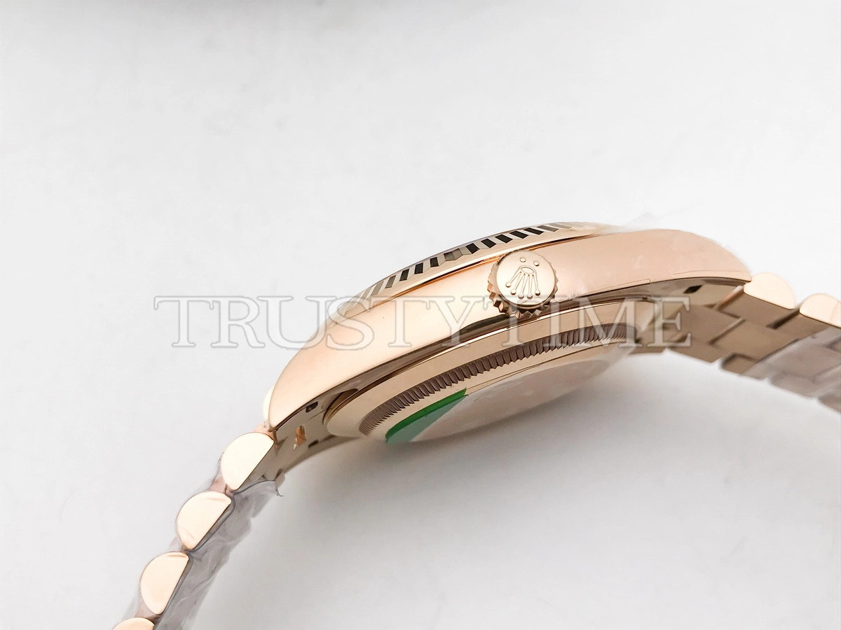 Копия часов Rolex Day-Date 40mm 228235-0002