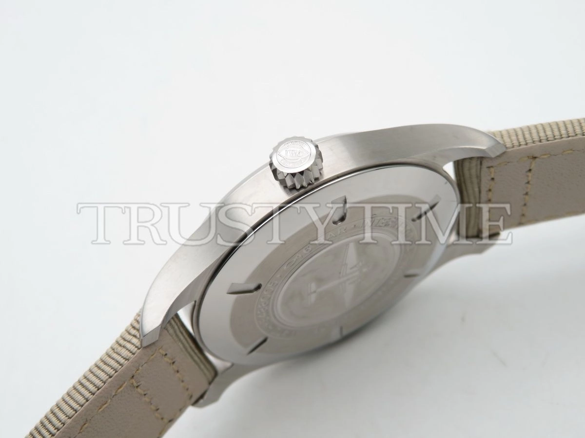 Копия часов IWC Pilot's Watch Mark XVIII 40mm IW327017