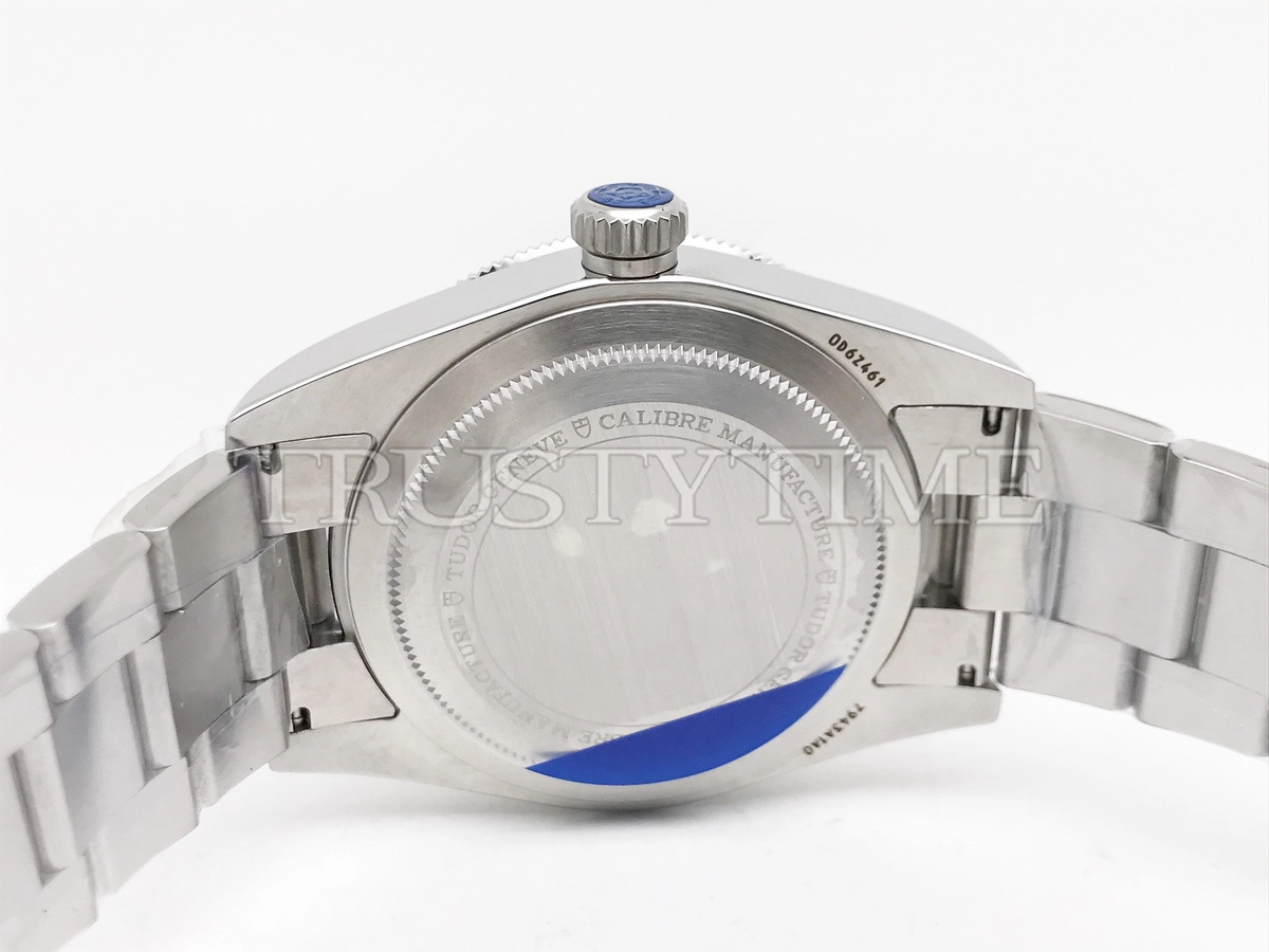 Копия часов Tudor Black Bay 68 43mm M7943A1A0NU-0002