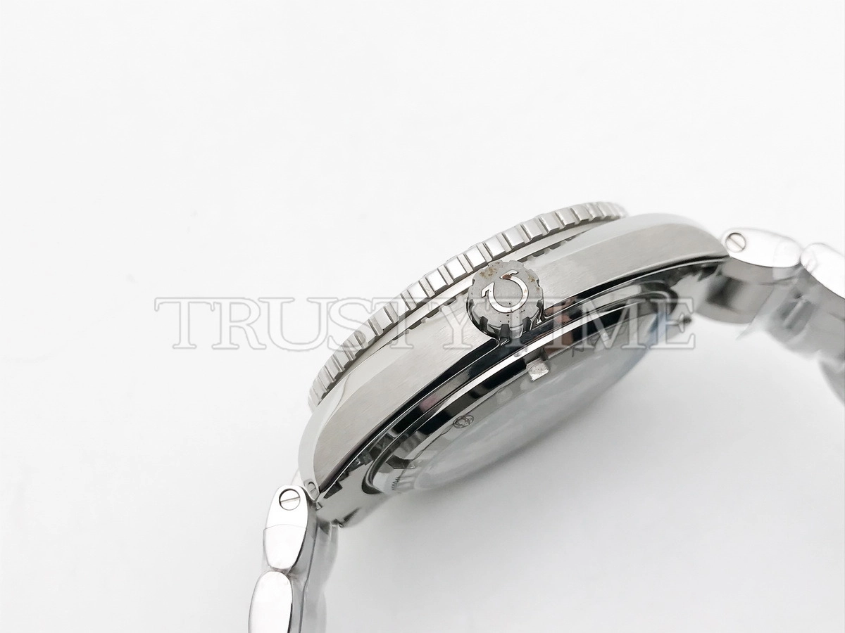Копия часов Omega Seamaster Planet Ocean 600m Omega Co‑Axial 42 mm 232.15.42.21.04.001