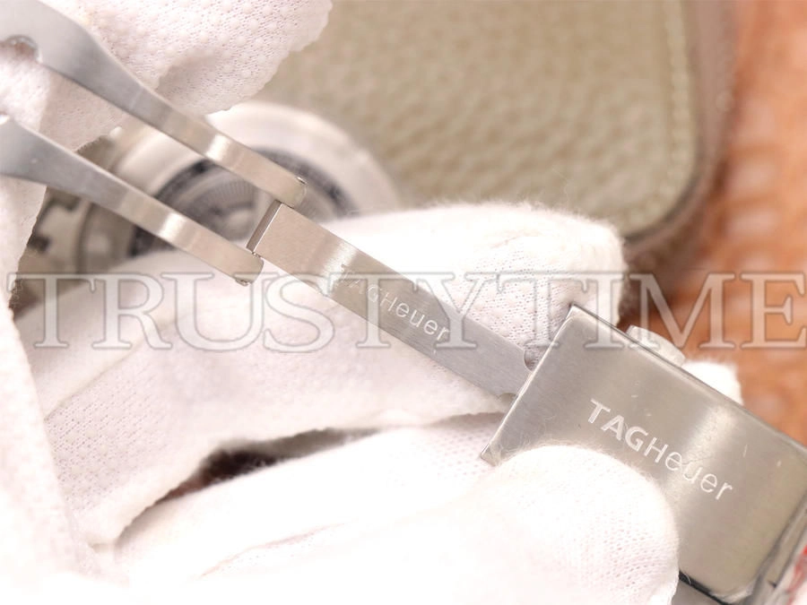 Копия часов Tag Heuer Autavia Isograph Calibre 5 42mm WBE5114.EB0173