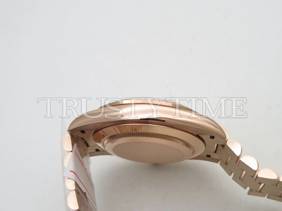 Копия часов Rolex Day-Date 40mm 228345RBR-0005