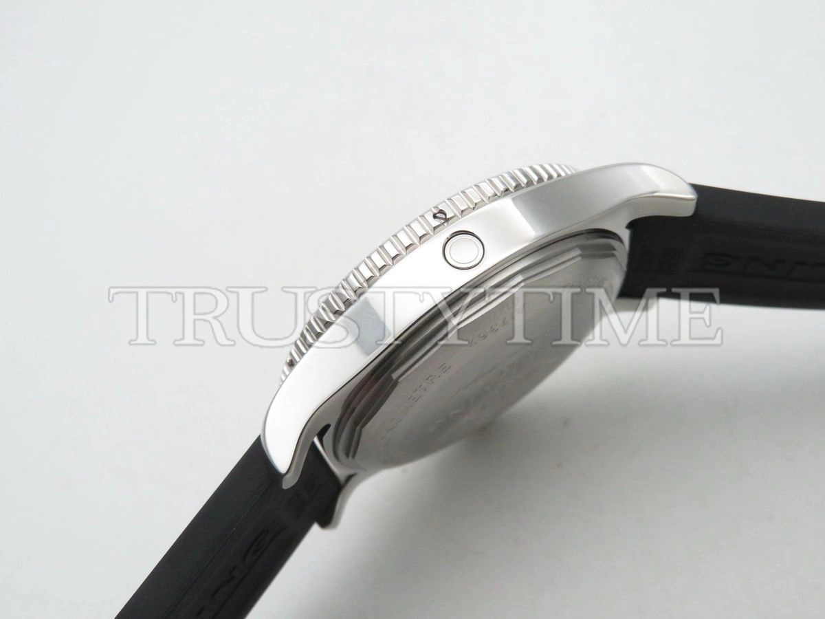 Копия часов Breitling Superocean Automatic 44 A17367021I1S1