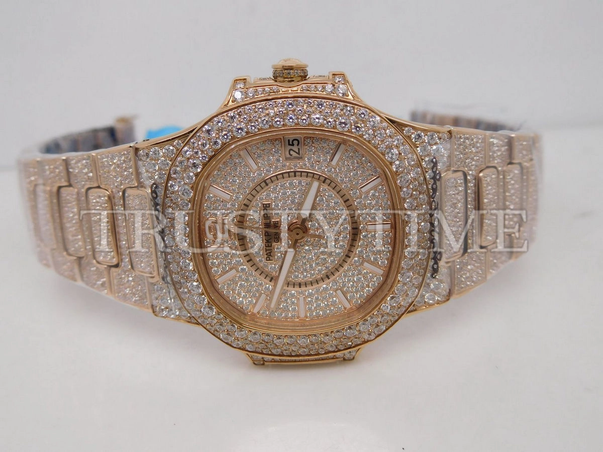Копия часов Patek Philippe Nautilus Ladies 34mm 7021/1R-001
