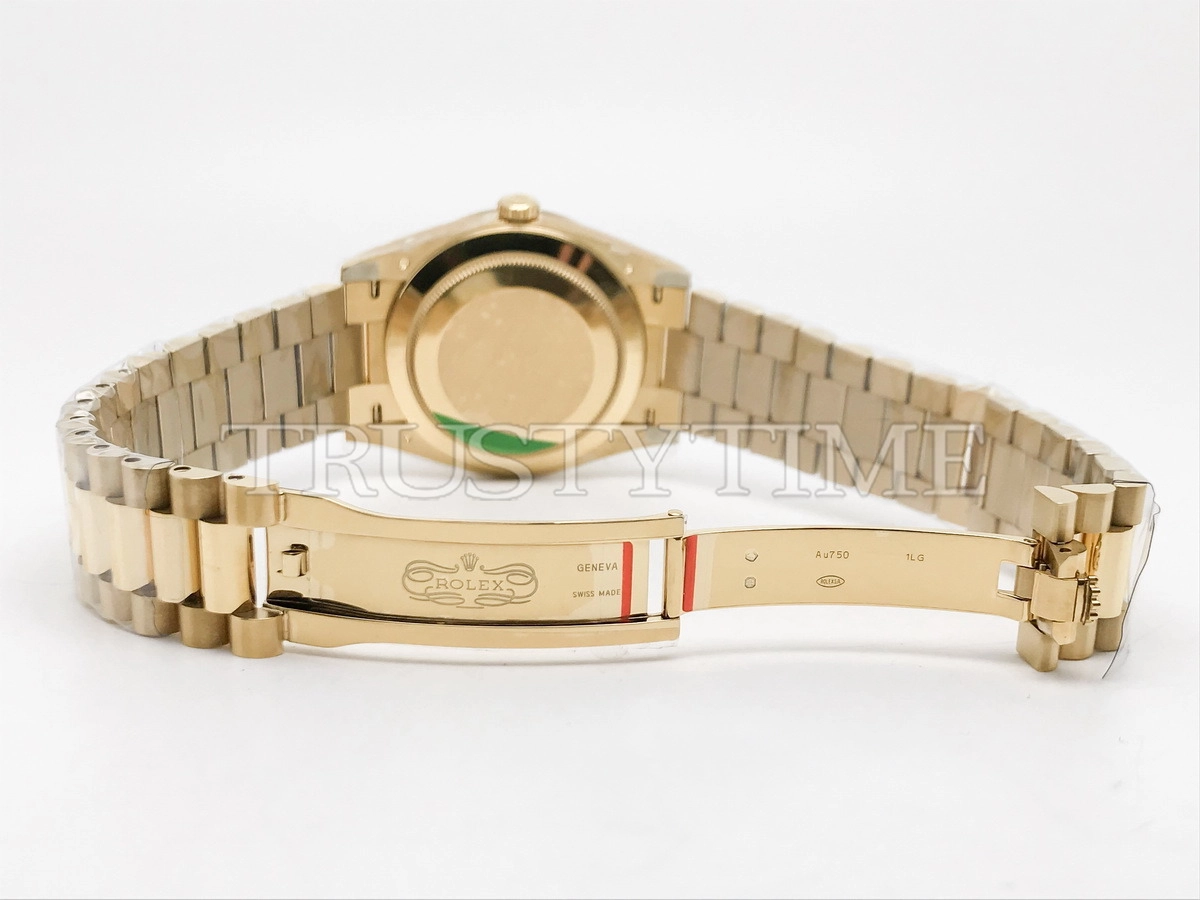 Копия часов Rolex Day-Date 40mm 228238-0005