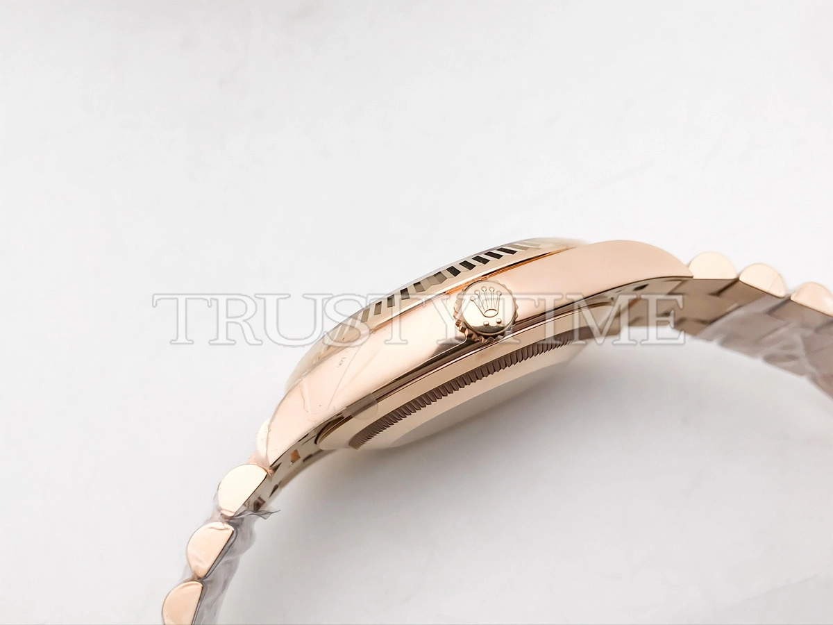 Копия часов Rolex Day-Date 40mm 228235-0045