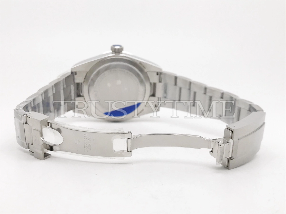Копия часов Tudor Black Bay 68 43mm M7943A1A0NU-0002