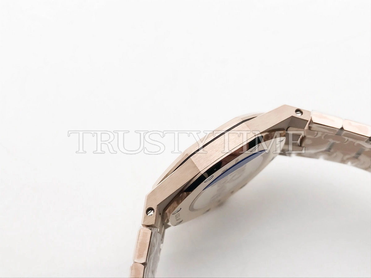 Реплика часов Audemars Piguet Royal Oak Ladies 33mm 67650OR.OO.1261OR.01 Арт.AP-0736 Копия часов Audemars Piguet Royal Oak Ladies 33mm 67650OR.OO.1261OR.01 Арт.AP-0736