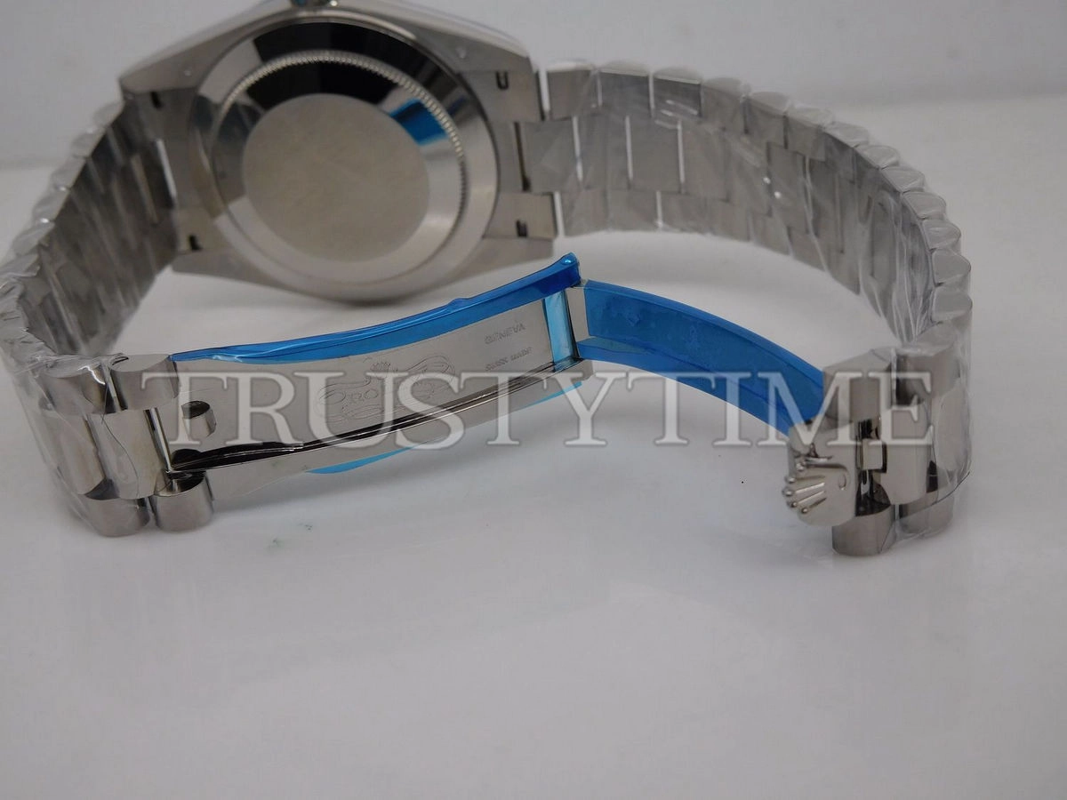 Копия часов Rolex Day-Date 40mm 228206-0004