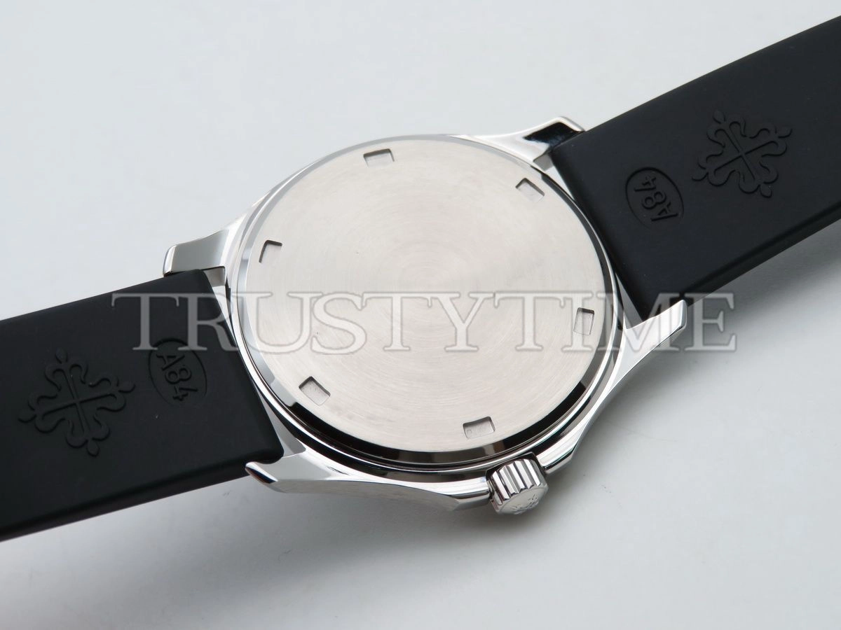 Копия часов Patek Philippe Aquanaut Quartz Ladies 35mm 5067A-001