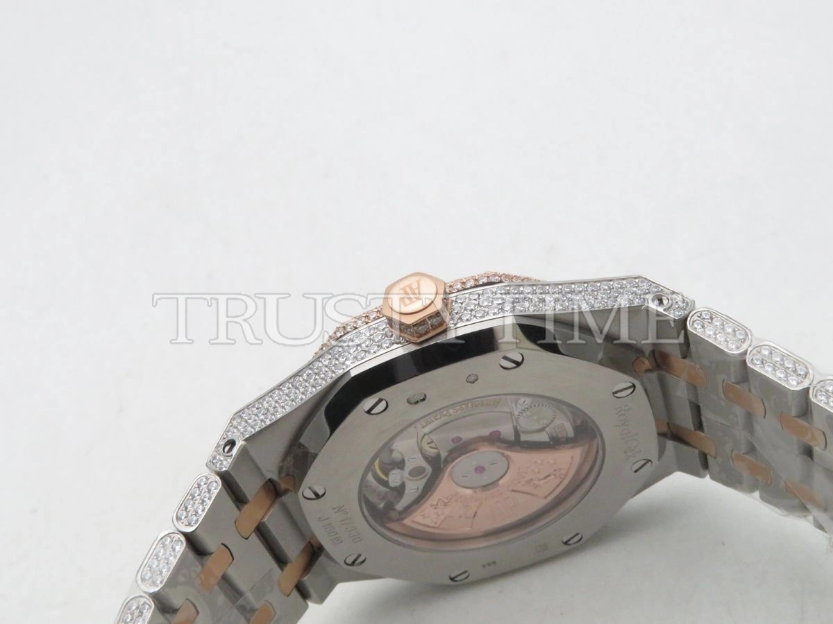 Копия часов Audemars Piguet Royal Oak 15400 Full Diamond