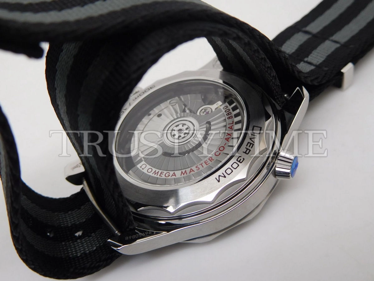 Копия часов Omega Seamaster Diver 300m Co-axial Chronometer NATO 42mm 210.30.42.20.01.001