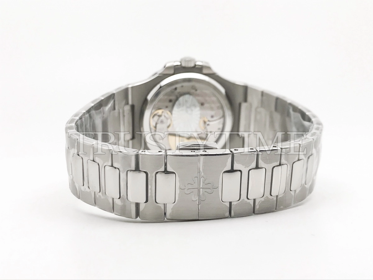 Копия часов Patek Philippe Nautilus Power Reserve Moonphase 40mm 5712/1A-001 Tiffany&Co.