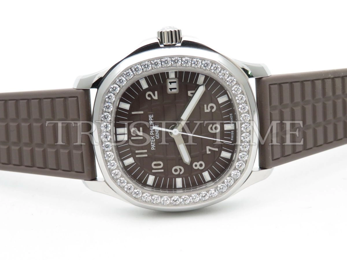 Копия часов Patek Philippe Aquanaut Quartz Ladies 35mm 5067A-023