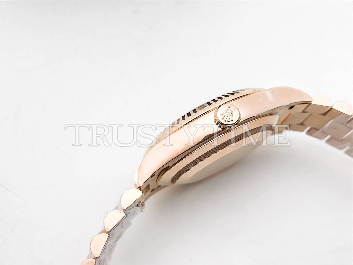 Копия часов Rolex Day-Date 40mm 228235-0006