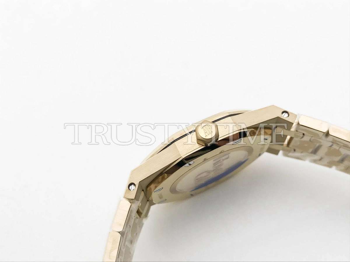 Копия часов Audemars Piguet Royal Oak Ladies 33mm 67651BA.ZZ.1261BA.02