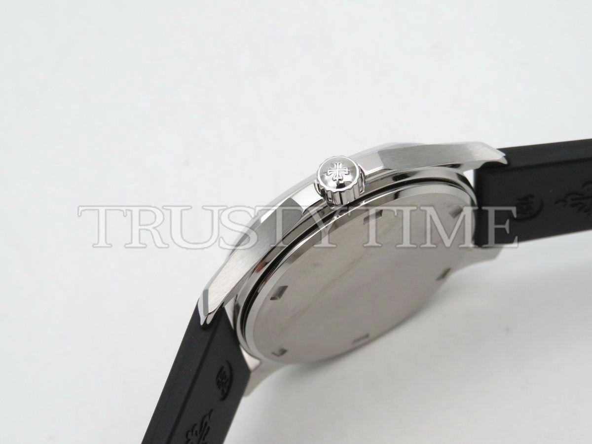 Копия часов Patek Philippe Aquanaut Quartz Ladies 35mm 5067A-001