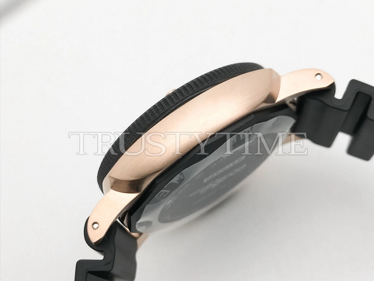 Копия часов Panerai Submersible Goldtech Orocarbo 44mm PAM01070