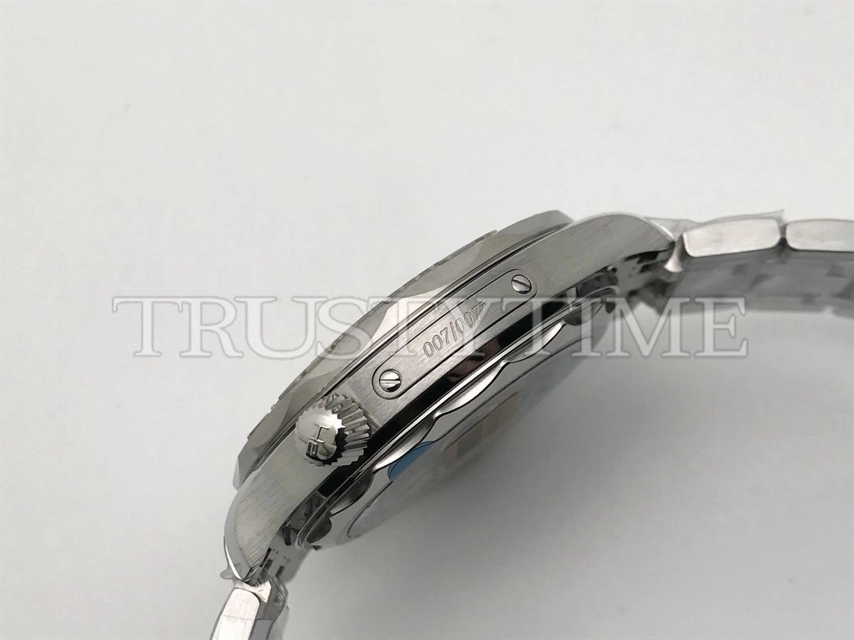Копия часов Omega Seamaster Diver 300M Master Co-Axial Platinum Aston Martin Neiman Marcus 42mm 210.93.42.20.99.001