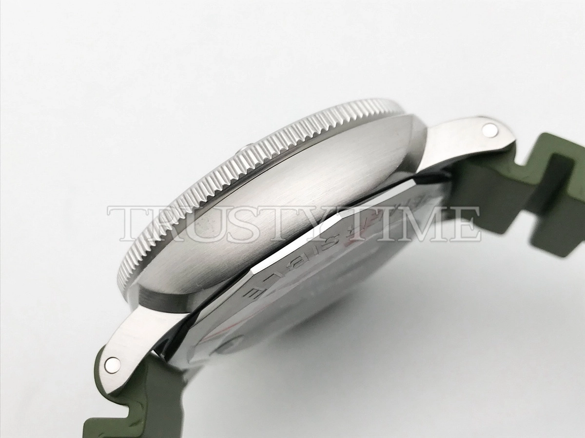 Копия часов Panerai Submersible QuarantaQuattro Bianco 44mm PAM01226