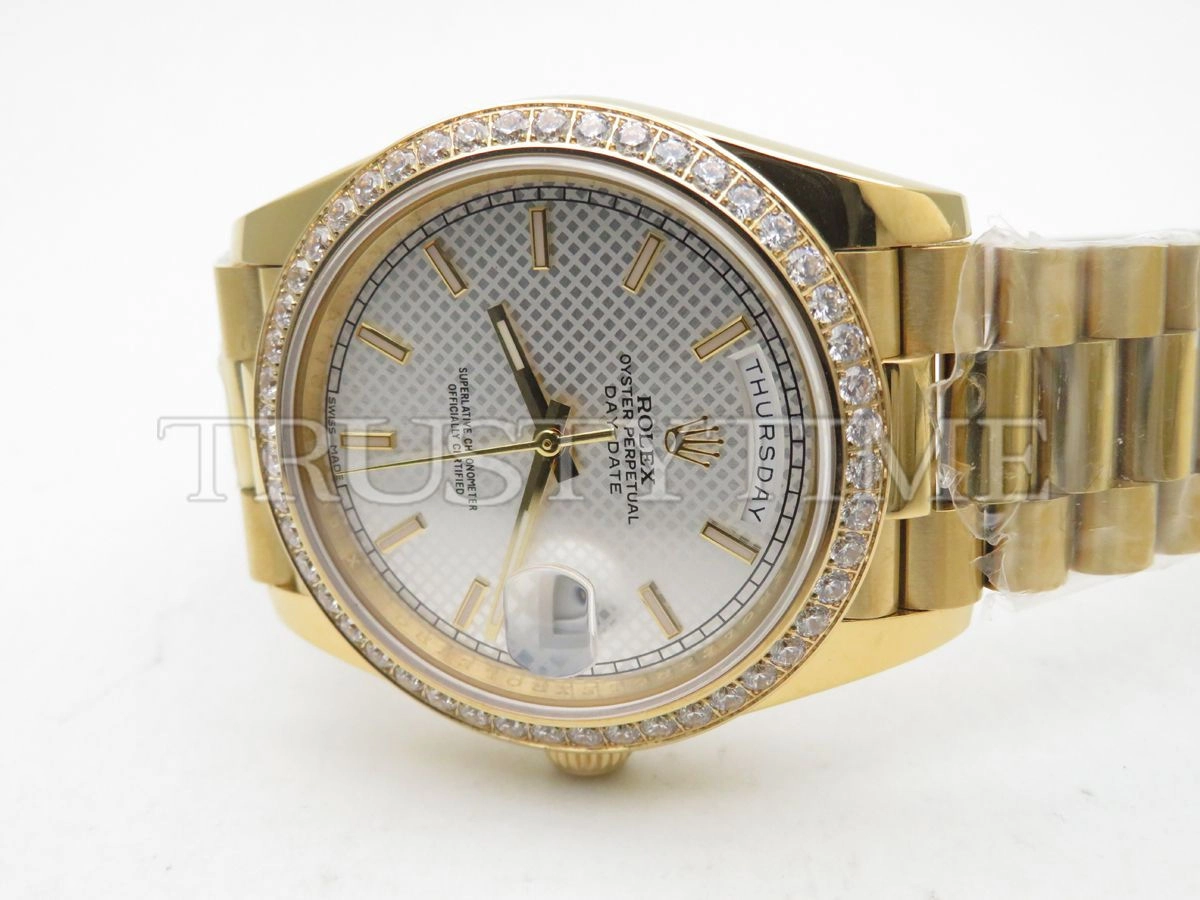 Копия часов Rolex Day-Date 40mm 228348RBR-0005