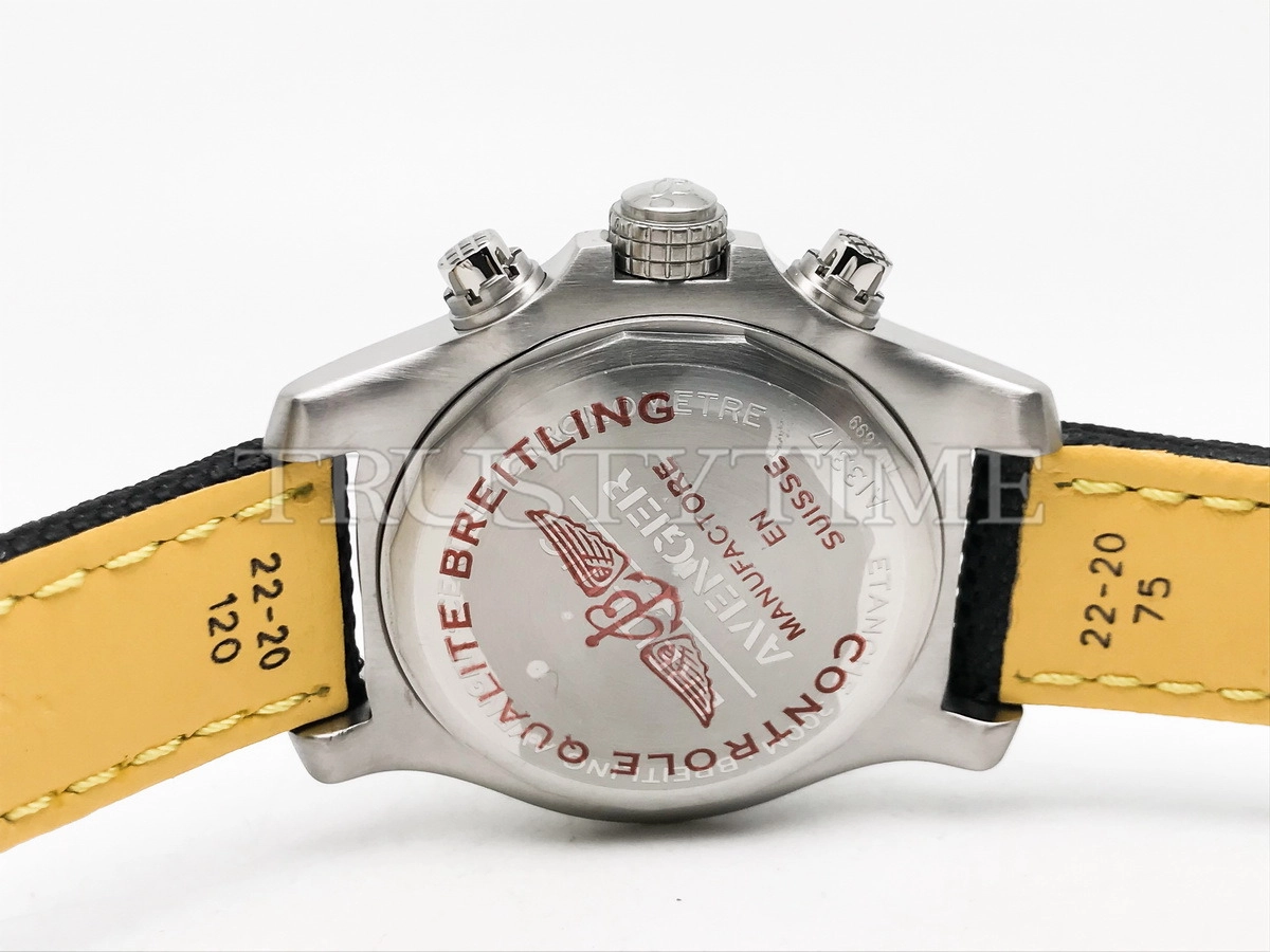 Копия часов Breitling Avenger Chronograph 45 A13317101B1X1