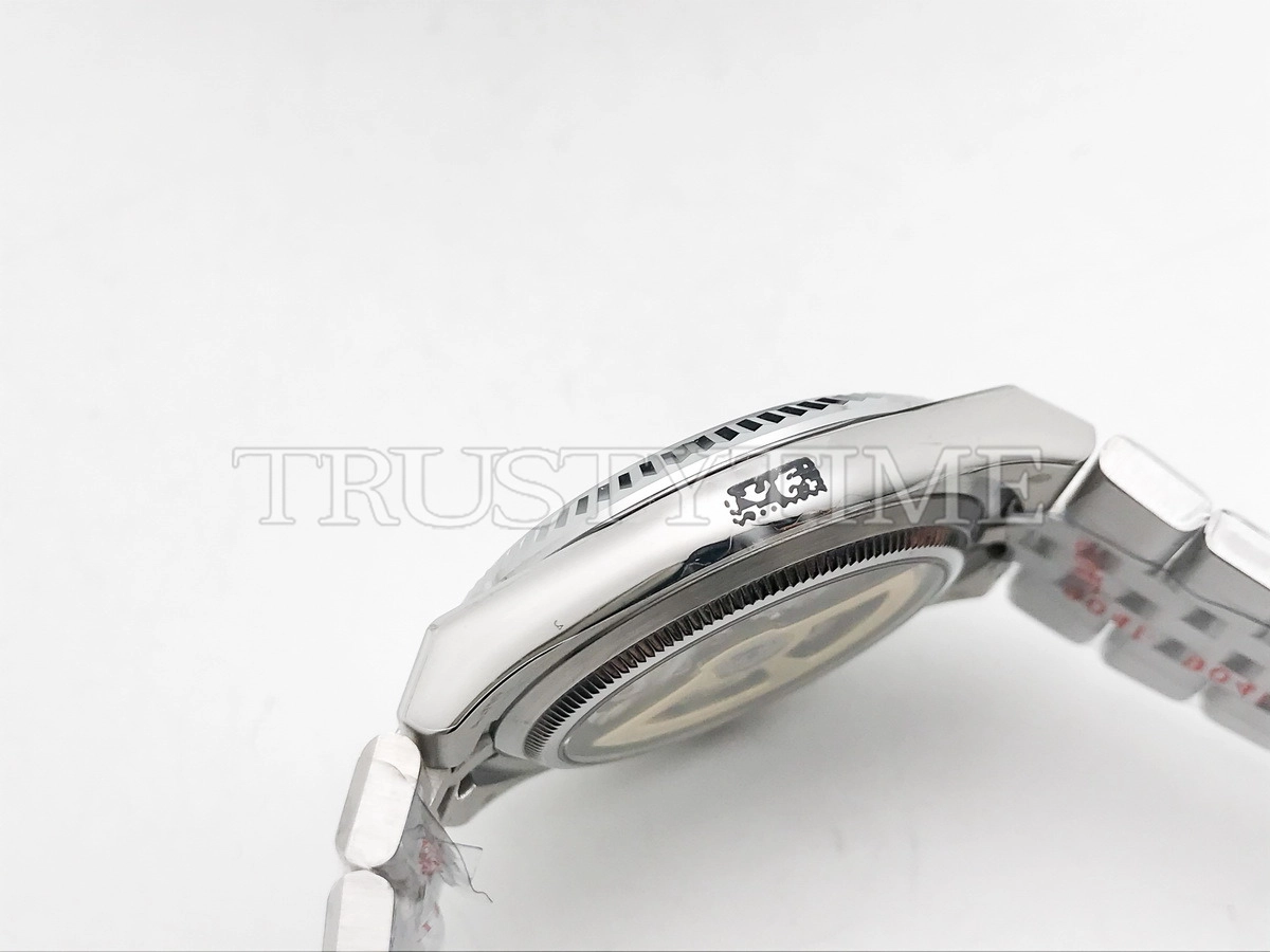Копия часов Rolex Land-Dweller 36mm 127236-0001