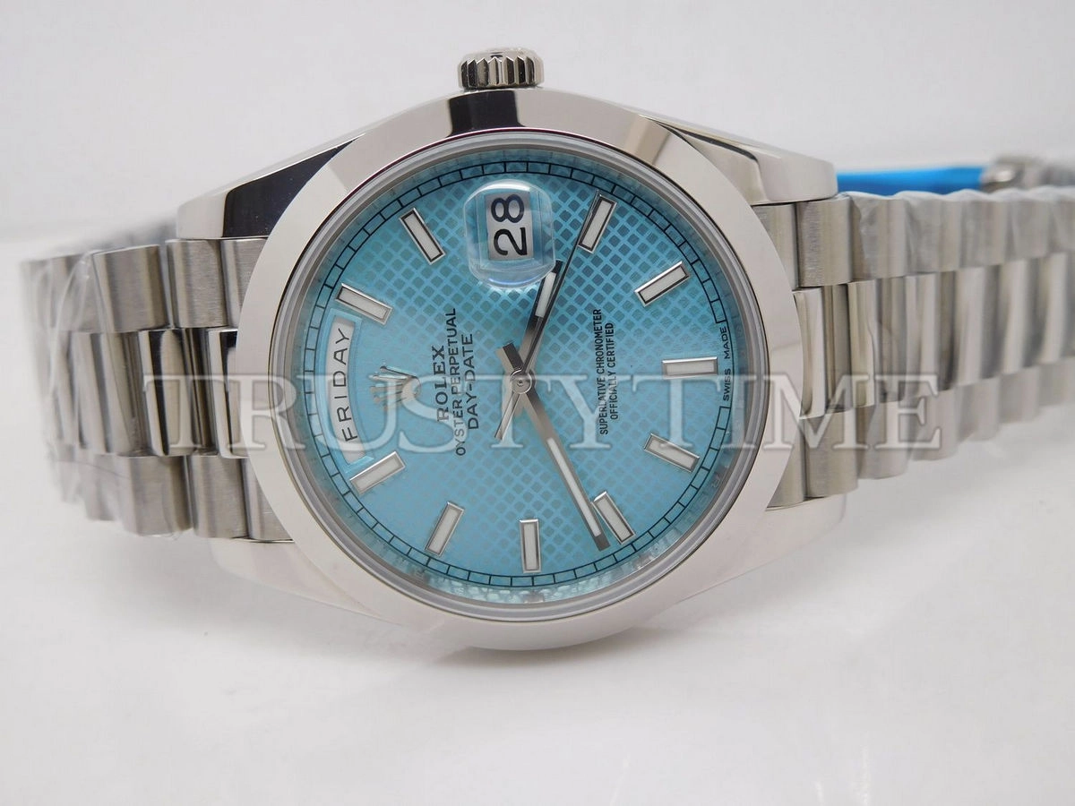 Копия часов Rolex Day-Date 40mm 228206-0004