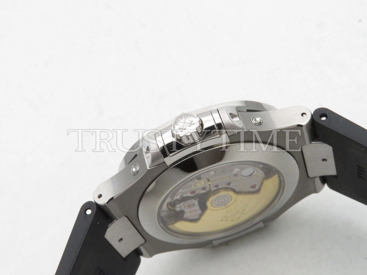 Копия часов Patek Philippe Nautilus Annual Calendar 40,5mm 5726A/001