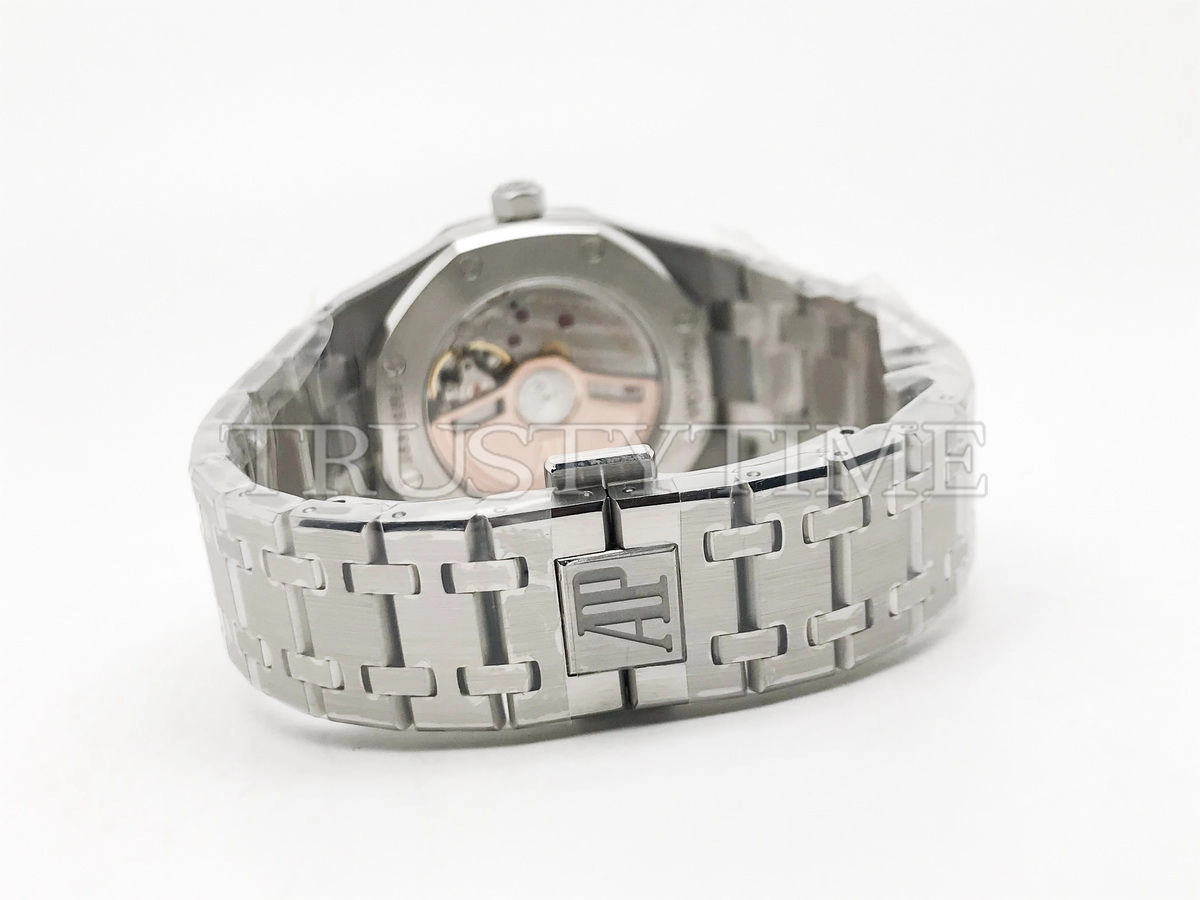 Копия часов Audemars Piguet Royal Oak Selfwinding 34mm 77350ST.OO.1261ST.01
