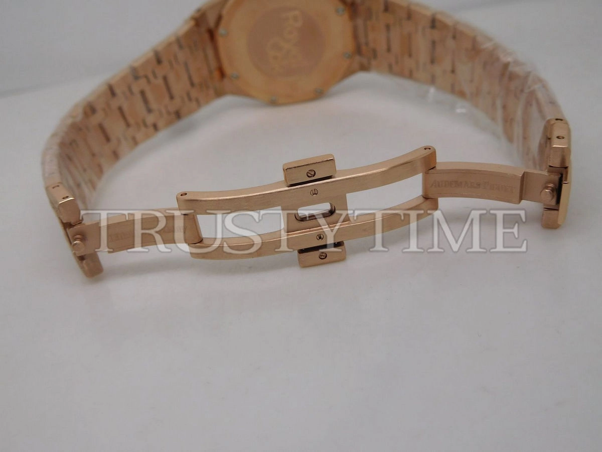 Копия часов Audemars Piguet Royal Oak Frosted 33mm 67653OR.GG.1263OR.01