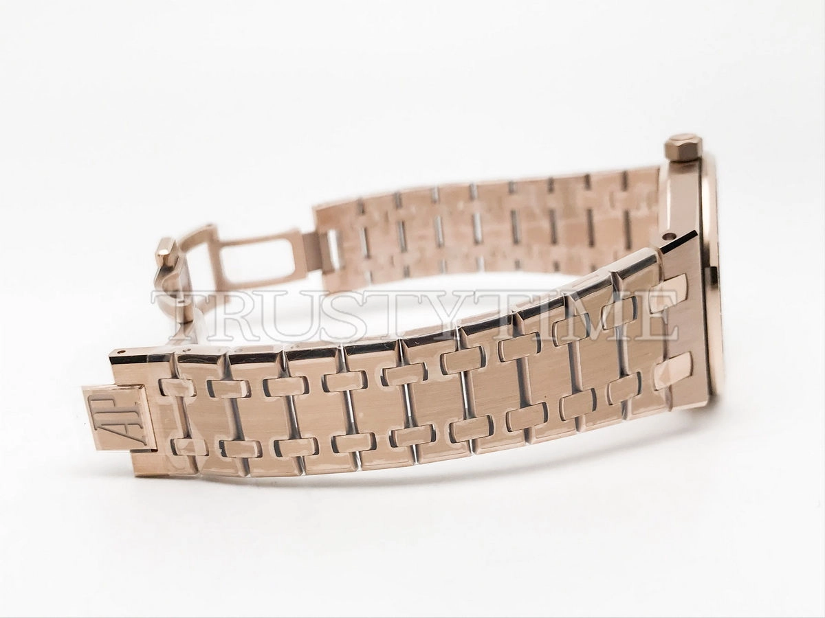 Копия часов Audemars Piguet Royal Oak Ladies 33mm 67651OR.ZZ.1261OR.02