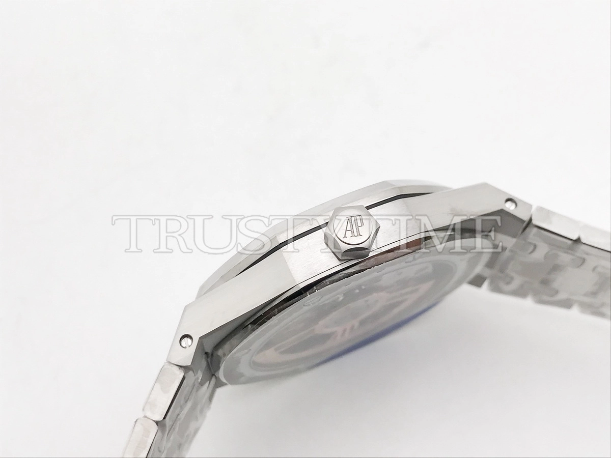 Копия часов Audemars Piguet Royal Oak Selfwinding Special Edition 15510BC.OO.1320BC.02
