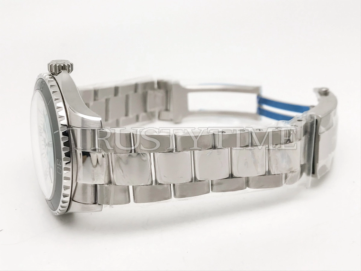 Копия часов Breitling Superocean Automatic 44mm A17376211L2A1