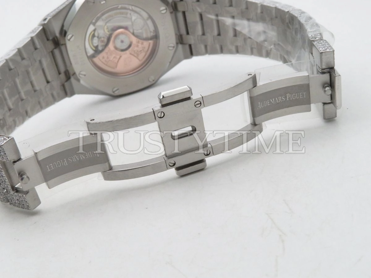 Копия часов Audemars Piguet Royal Oak 15400 Full Diamond