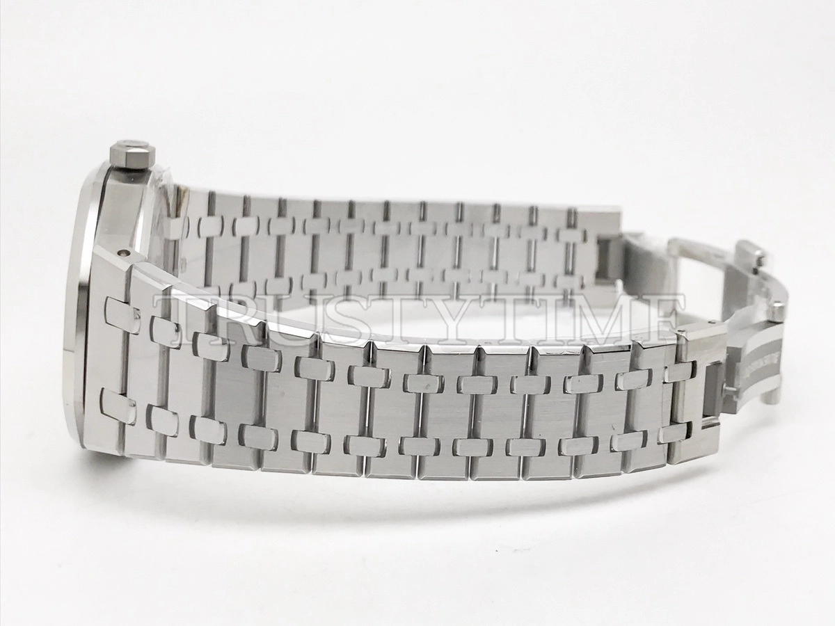 Копия часов Audemars Piguet Royal Oak Selfwinding 15500ST.OO.1220ST.04 Арт.AP-0656