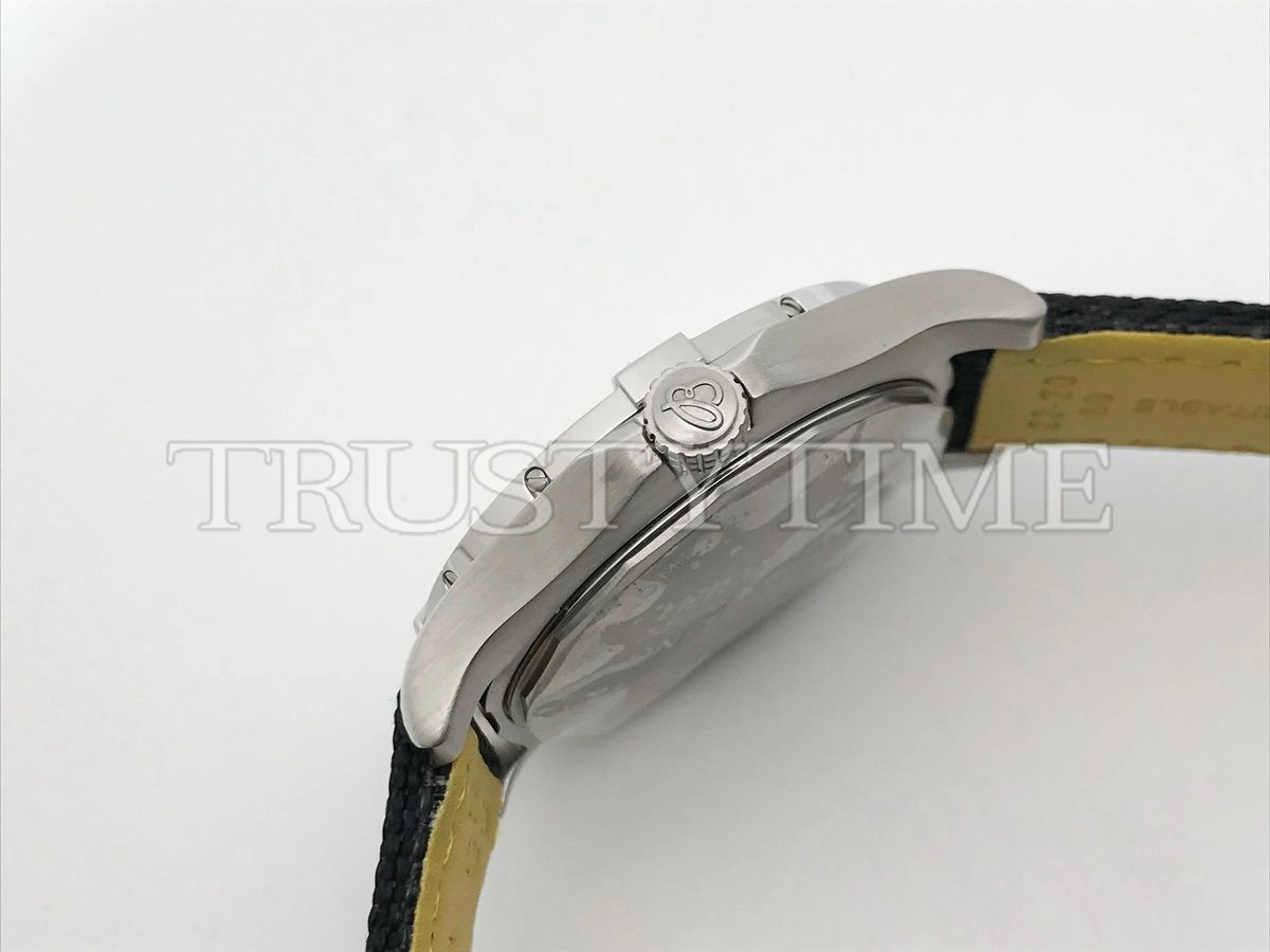 Копия часов Breitling Avenger Automatic GMT 43 A32397101A1X1