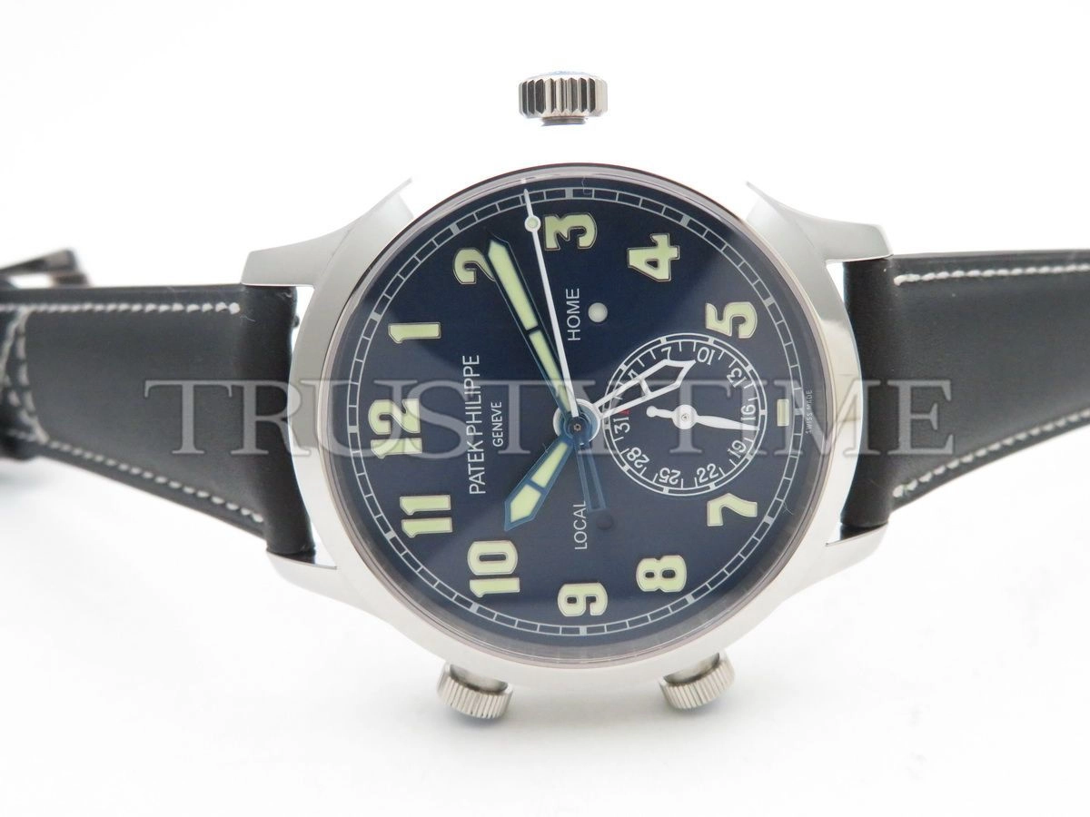 Копия часов Patek Philippe Calatrava Pilot Travel Time 42mm 5524G-001