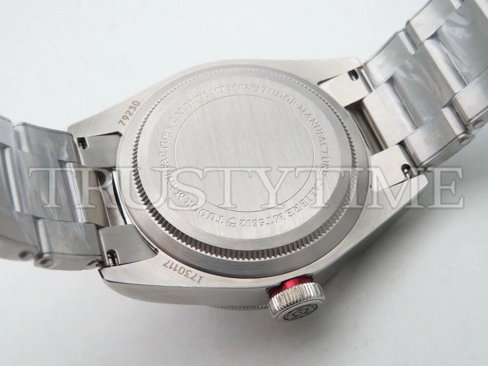 Копия часов Tudor Heritage Black Bay 41mm M79230R-0012