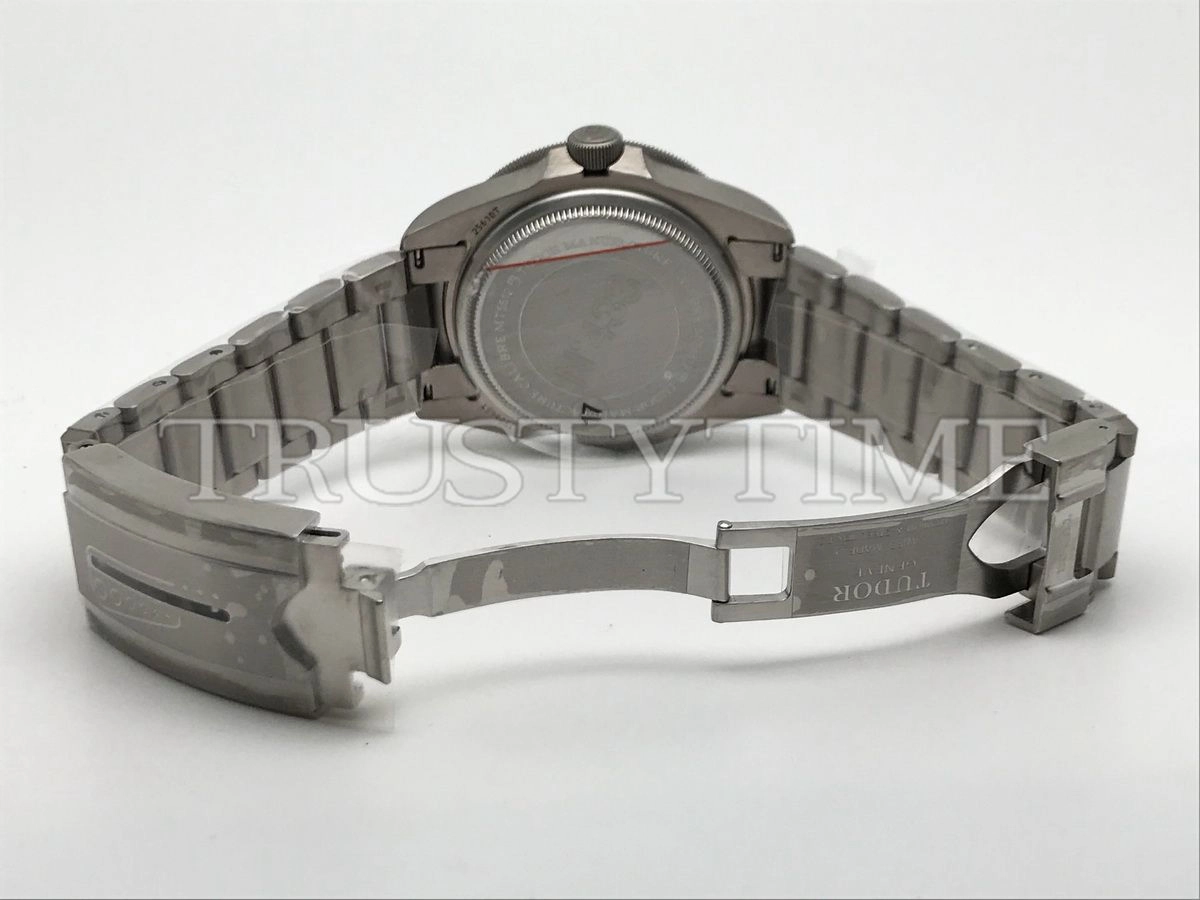 Копия часов Tudor Pelagos Titanium 42mm M25610TNL-0001