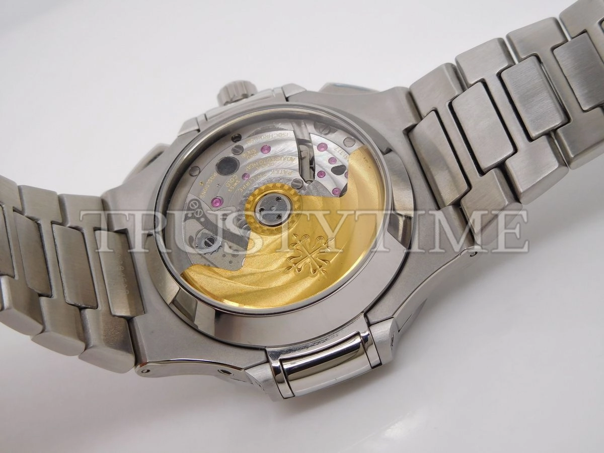 Копия часов Patek Philippe Nautilus Chronograph 40,5mm 5980/1A-001