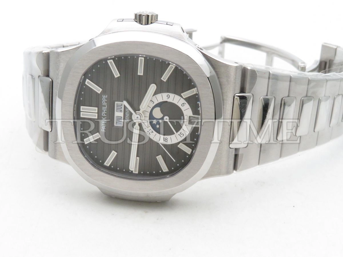 Копия часов Patek Philippe Nautilus Annual Calendar 40,5mm 5726/1A-001