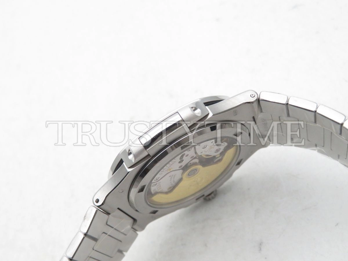 Копия часов Patek Philippe Nautilus 40mm 5713/1G-001