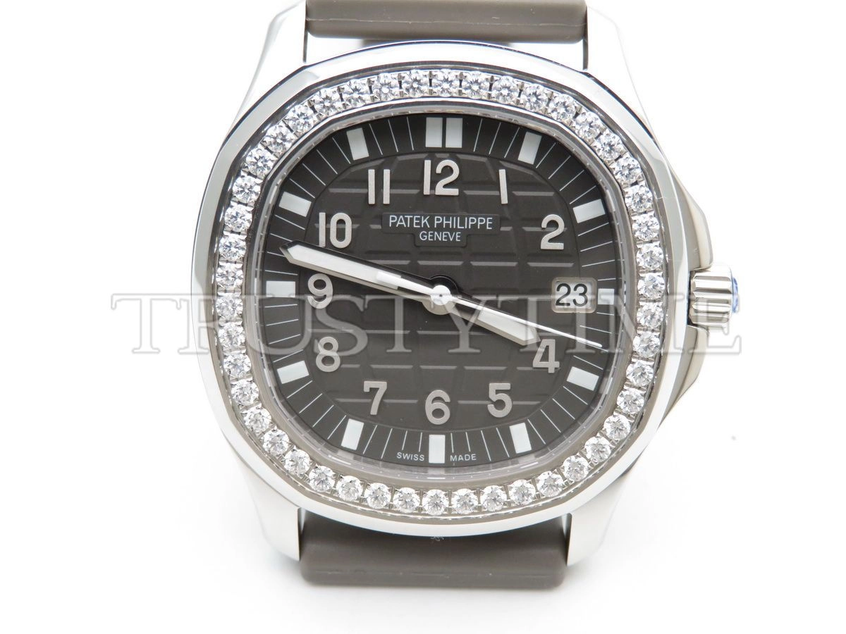 Копия часов Patek Philippe Aquanaut Quartz Ladies 35mm 5067A-018